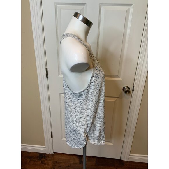 Lululemon Gray Heathered Stripe Scallop Trim Tank Top, Size 6 - Picture 2 of 5